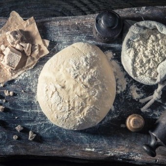 طريقة عمل عجينة الخبز في المنزل