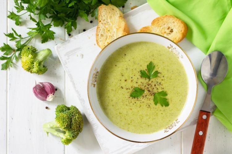 شوربة البروكلي بالحليب
