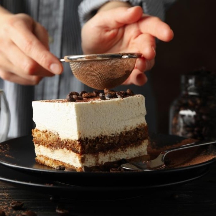 أضيفي بقايا القهوة إلى الحلويات