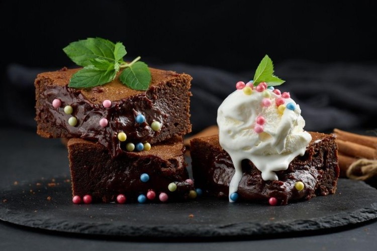 كيكة البراوني المحشية