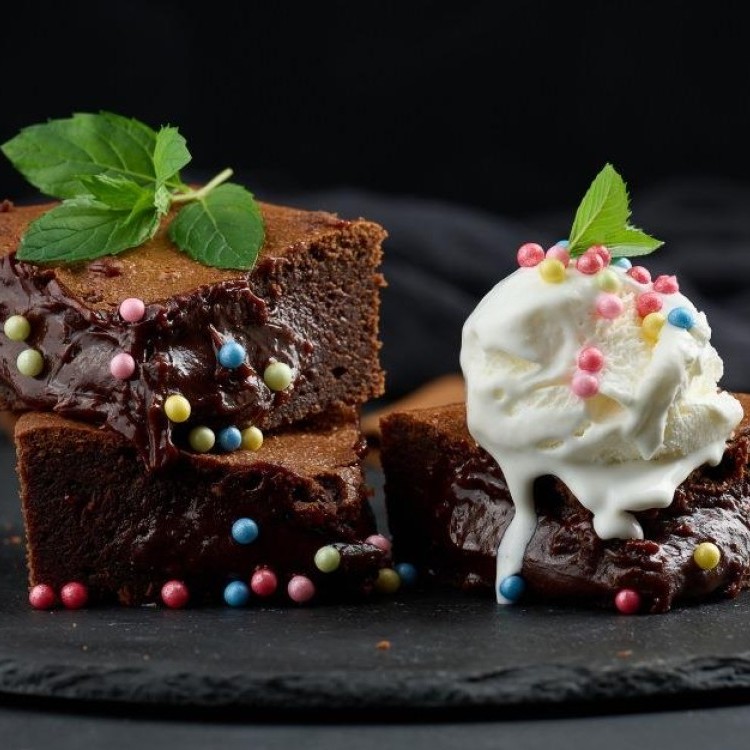 كيكة البراوني المحشية