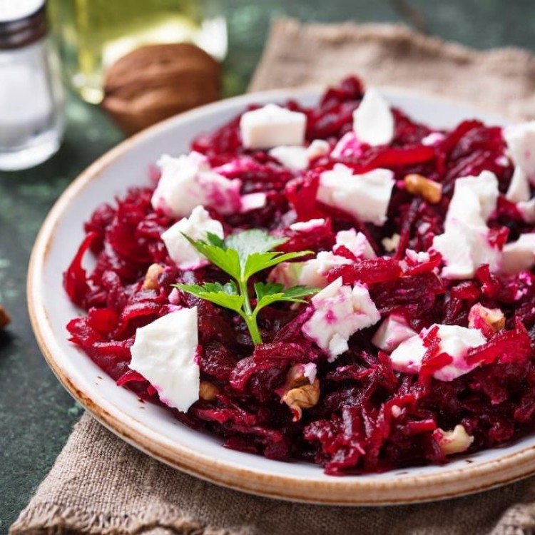 سلطة شمندر بالجبن