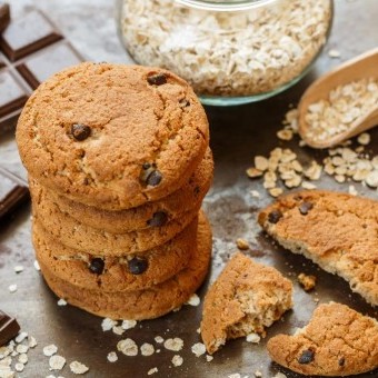 كوكيز الشوفان والموز بدون سكر ودقيق