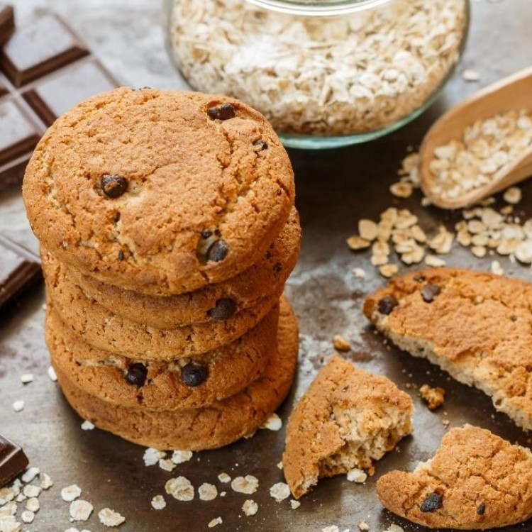 كوكيز الشوفان والموز بدون سكر ودقيق