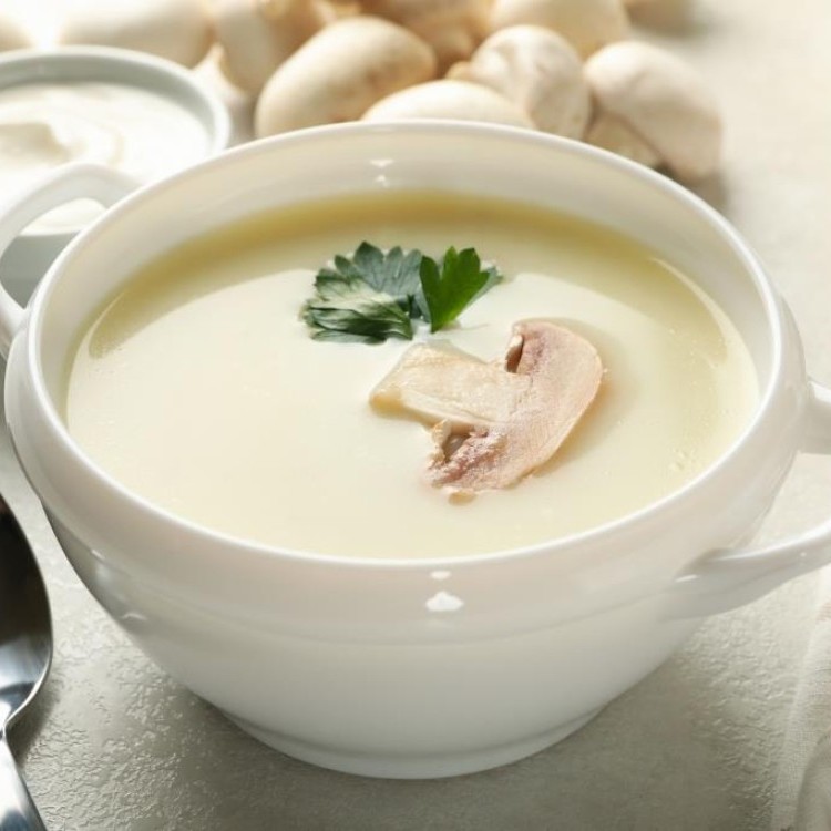 الشوربة البيضاء مثل المطاعم