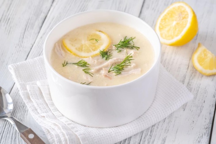 شوربة الدجاج بالكريمة الخفيفة
