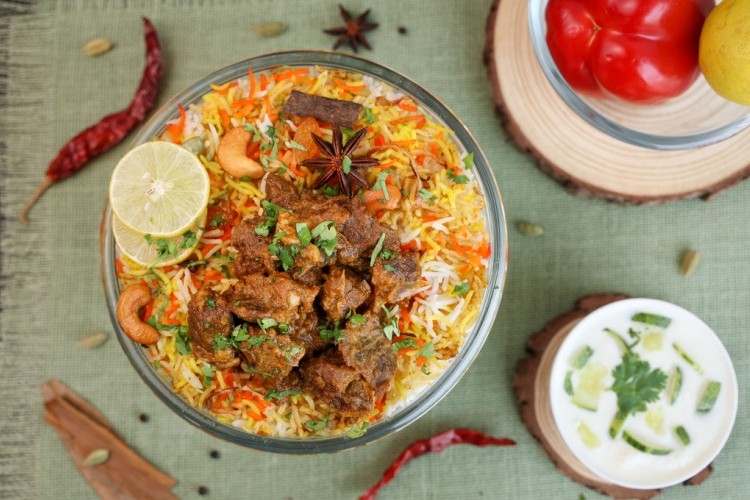 أرز باللحم والكاري لعزومة العيد