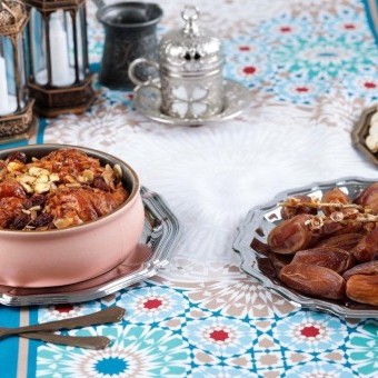 أم علي بالقشطة والفواكة