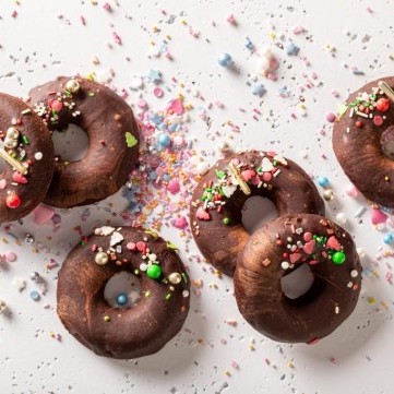 دوناتس محشية بالشوكولاتة