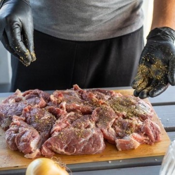 نصائح لتتبيل اللحوم والدجاج قبل رمضان وتخزينها