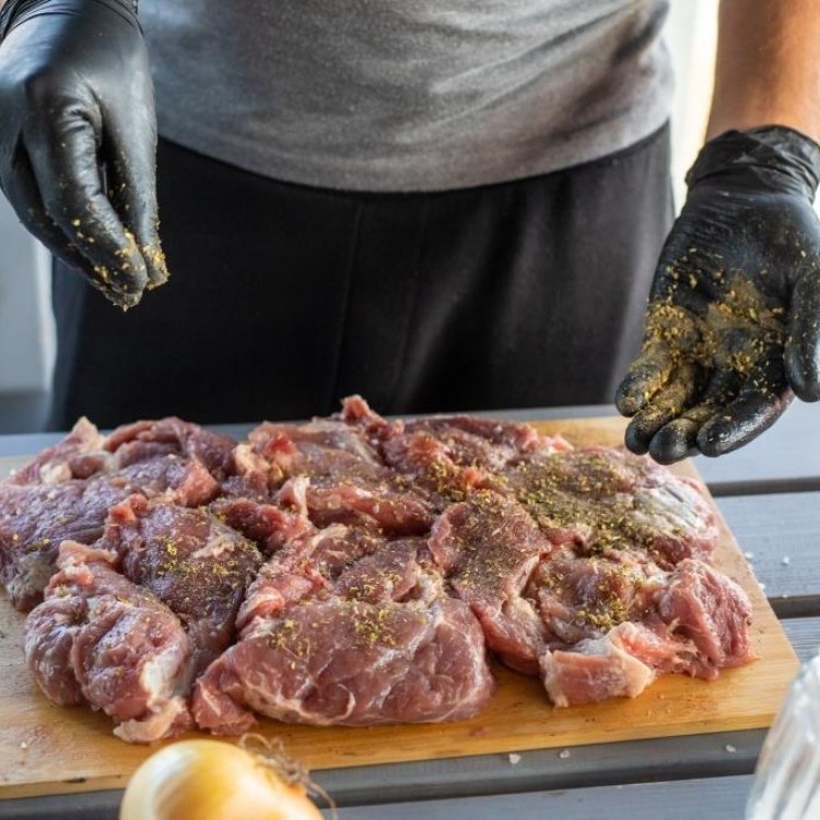 نصائح لتتبيل اللحوم والدجاج قبل رمضان وتخزينها