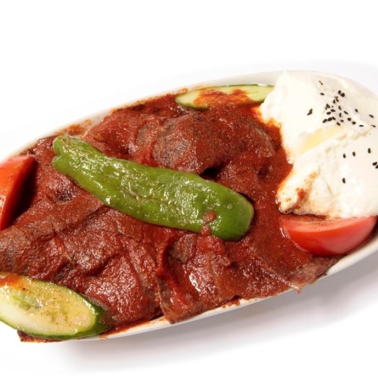 اسكندر كباب تركي بصلصة الطماطم