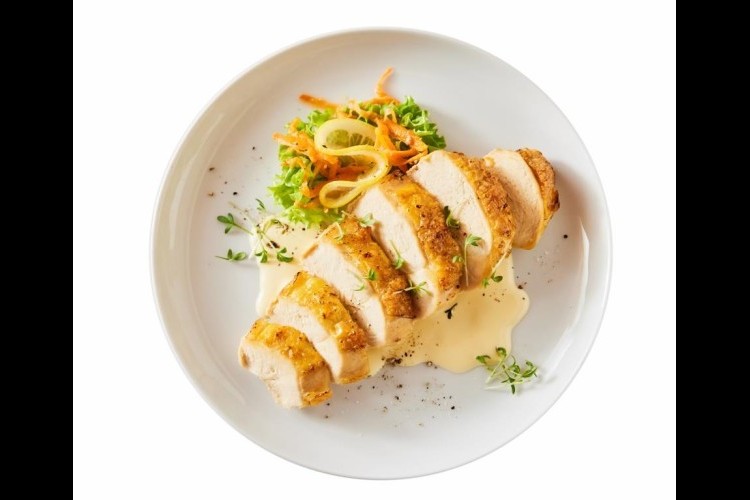 فيليه دجاج بصوص الرانش الكريمي