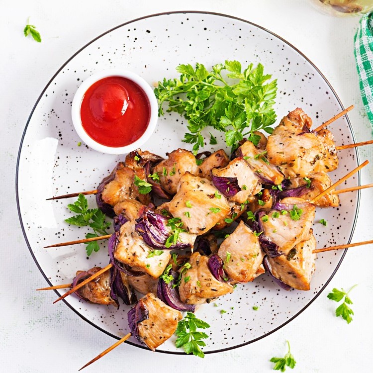 تتبيلة شيش طاووق للشوي