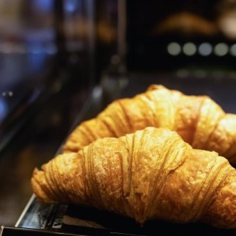 عجينة كرواسان محشية بالزعتر للفطور