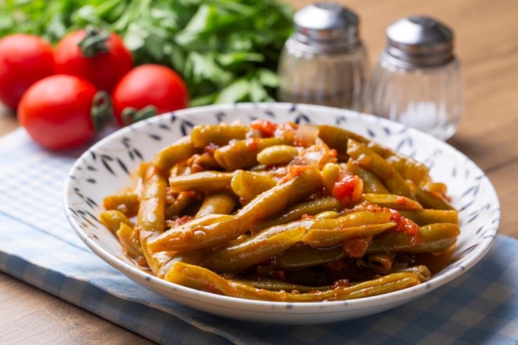 الفاصوليا الخضراء بصلصة الطماطم