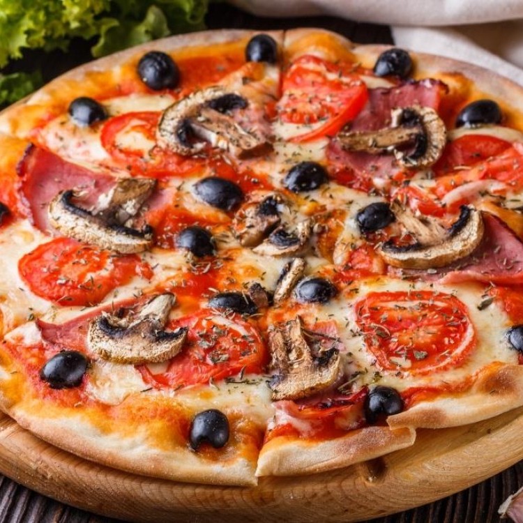 البيتزا السريعة بالمشروم والموزاريلا