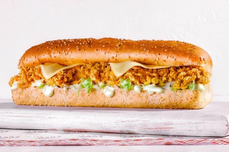 ساندويش زنجر دجاج حار ومقرمش