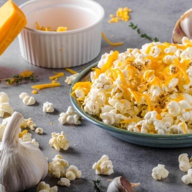 بلمسة إبداعية: وصفات مقرمشة بنكهات مبتكرة ليوم الفشار