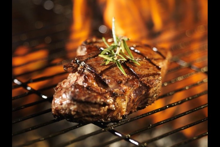 ستيك اللحم المشوي