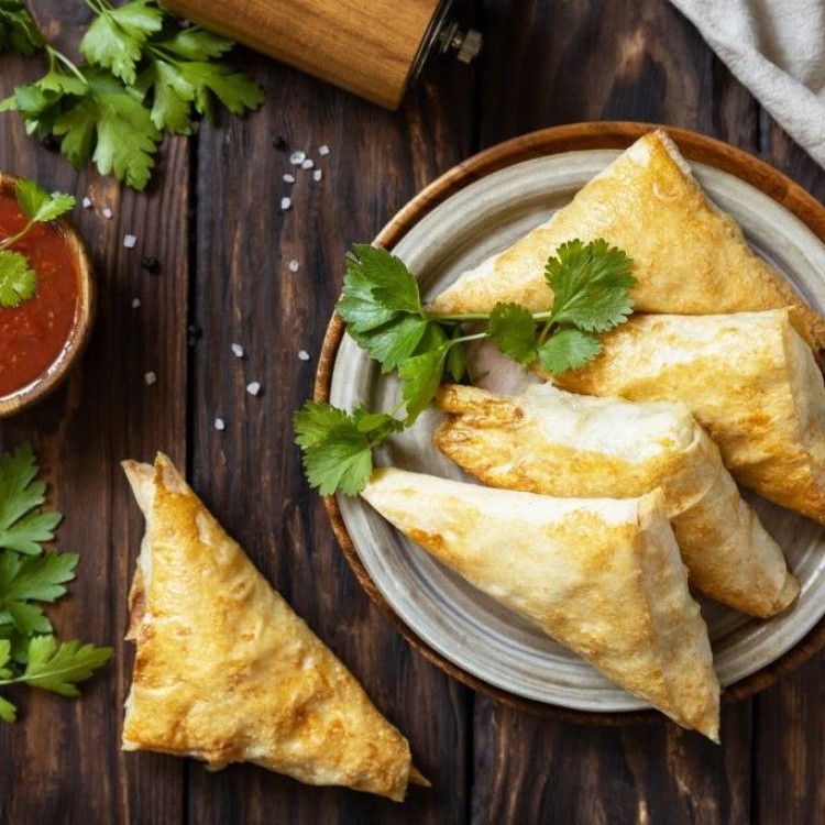 سمبوسة بالجبن