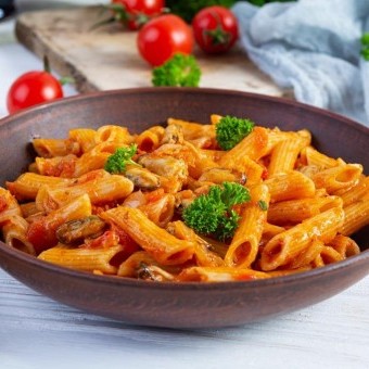 مكرونة بالصوص الحار