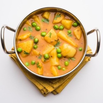 يخنة البطاطس والبازلاء