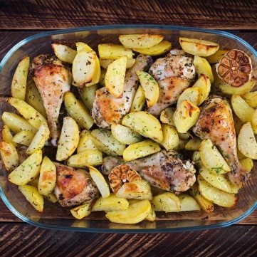 صينية بطاطس بالفرن بالدجاج