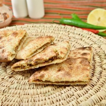 طريقة عمل عجينة الحواوشي بحشوة اللحمة