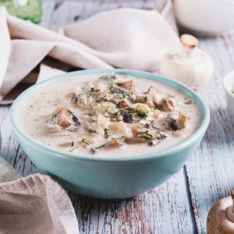شوربة الفطر بالكريمة والدجاج