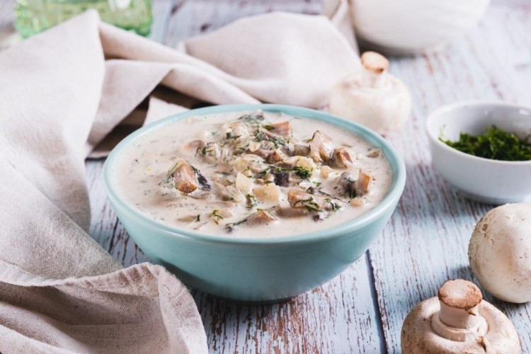 شوربة الفطر بالكريمة والدجاج