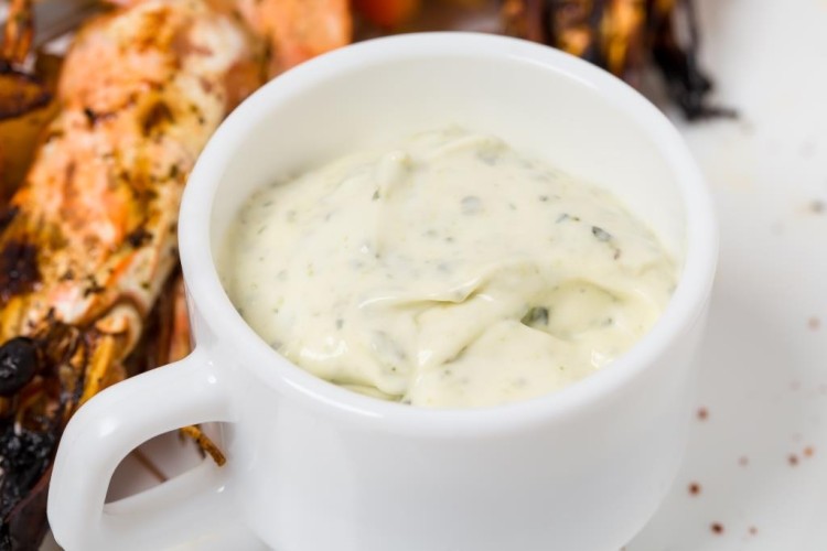 صوص الرانش بالثوم والبقدونس