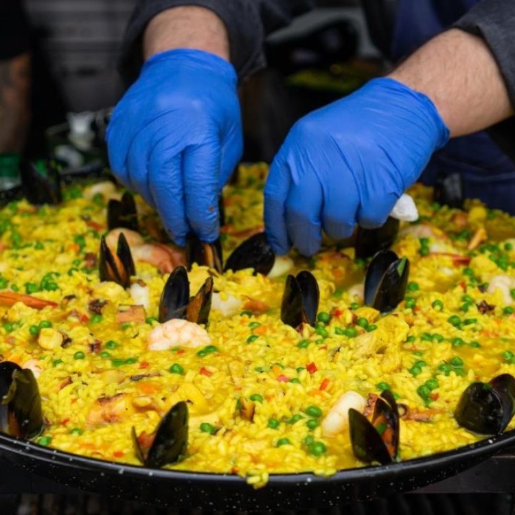 لماذا تختلف الباييلا عن أطباق الأرز الأخرى؟