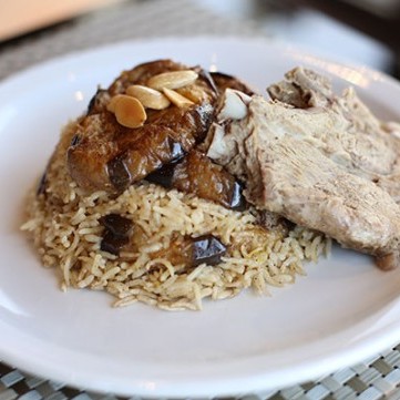 مقلوبة باللحم والباذنجان