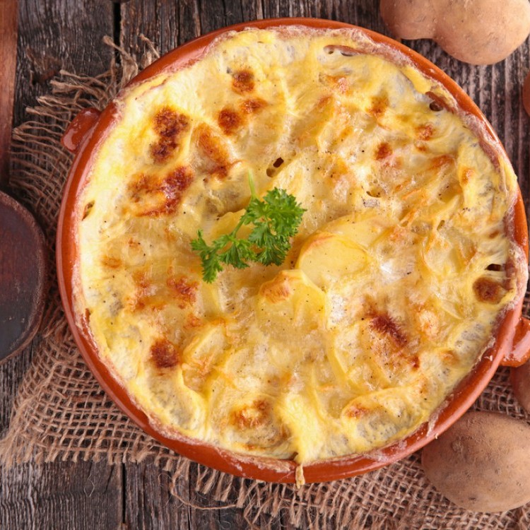 بطاطس بالبشاميل بالفرن