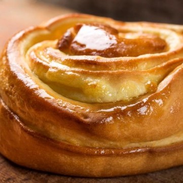 الخبز بالحليب المكثف المحلى