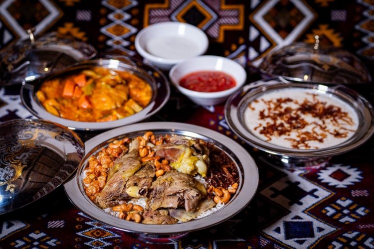 المثلوثة السعودية لسفرة غداء اليوم الوطني السعودي