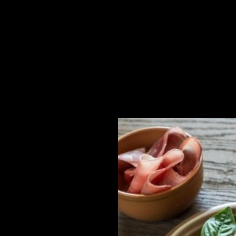 بيض بالطماطم والفلفل بطريقة جديدة