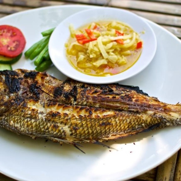 سمك مشوي على الجريل بالتوابل الحارة