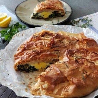 فطيرة السبانخ بالفيتا اليونانية
