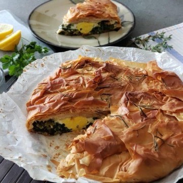 فطيرة السبانخ بالفيتا اليونانية