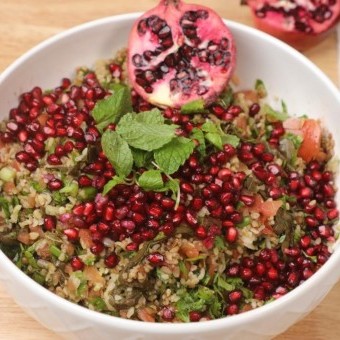 سلطة البرغل بورق العنب بالفيديو