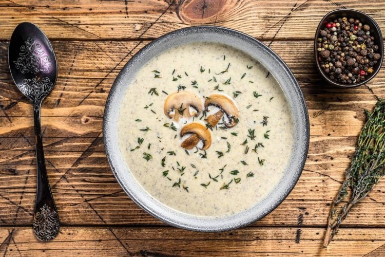 شوربة فطر بالزعتر