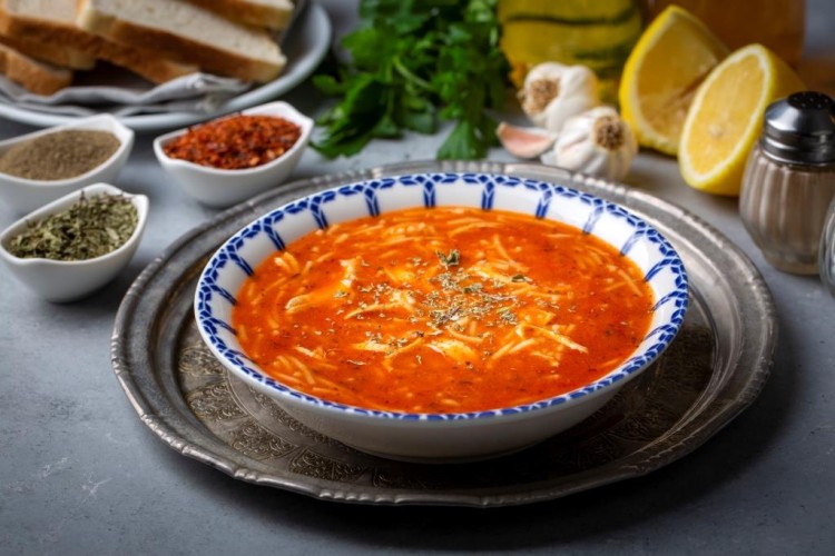 شوربة الشعيرية بالطماطم لسفرة رمضان