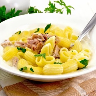 مكرونة بالتونة والليمون