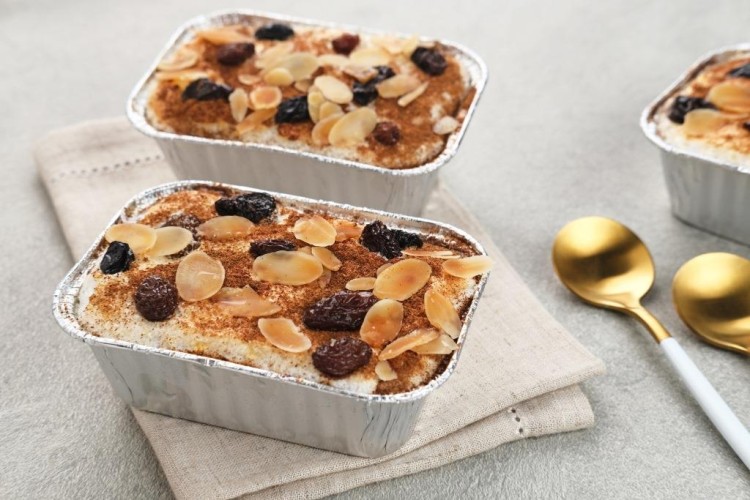 القشد بالتمر والبسكويت