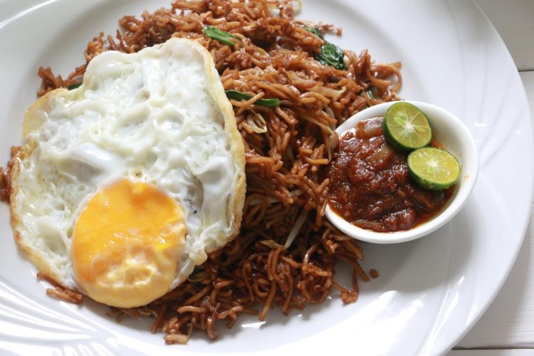 بلاليط الشعيرية الحلوة مع البيض