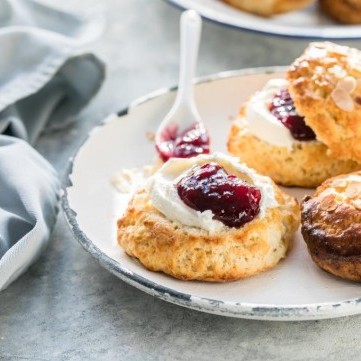 حلوى السكونز الإنجليزية