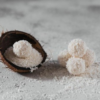 كرات جوز الهند الباردة