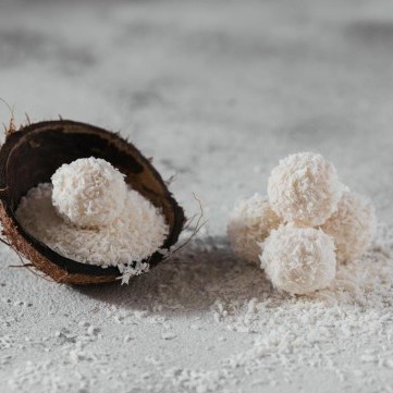 كرات جوز الهند الباردة